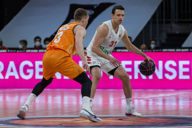 轻队员与新 轻队员与新