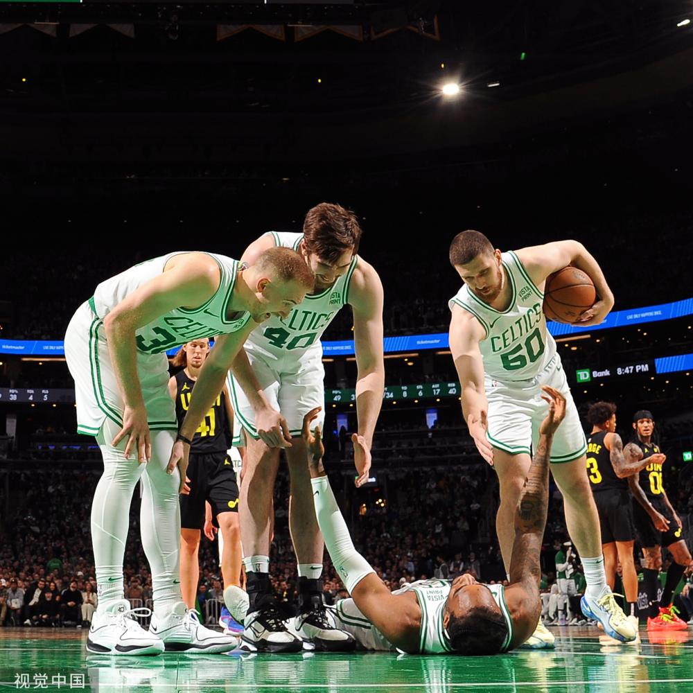 同时在滑行 同时在滑行